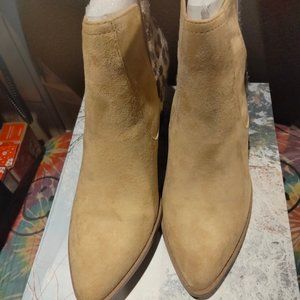 ANKLE BOOTS BY ZBY SIZE 8 1/2